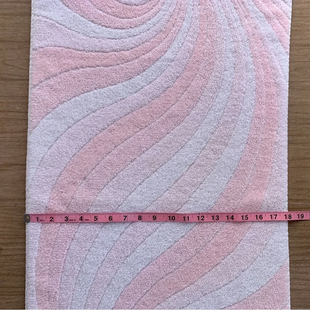 Vintage Pink And White Hand Towels Lot Of 3 For Kitchen Or Bathroom Different Sz